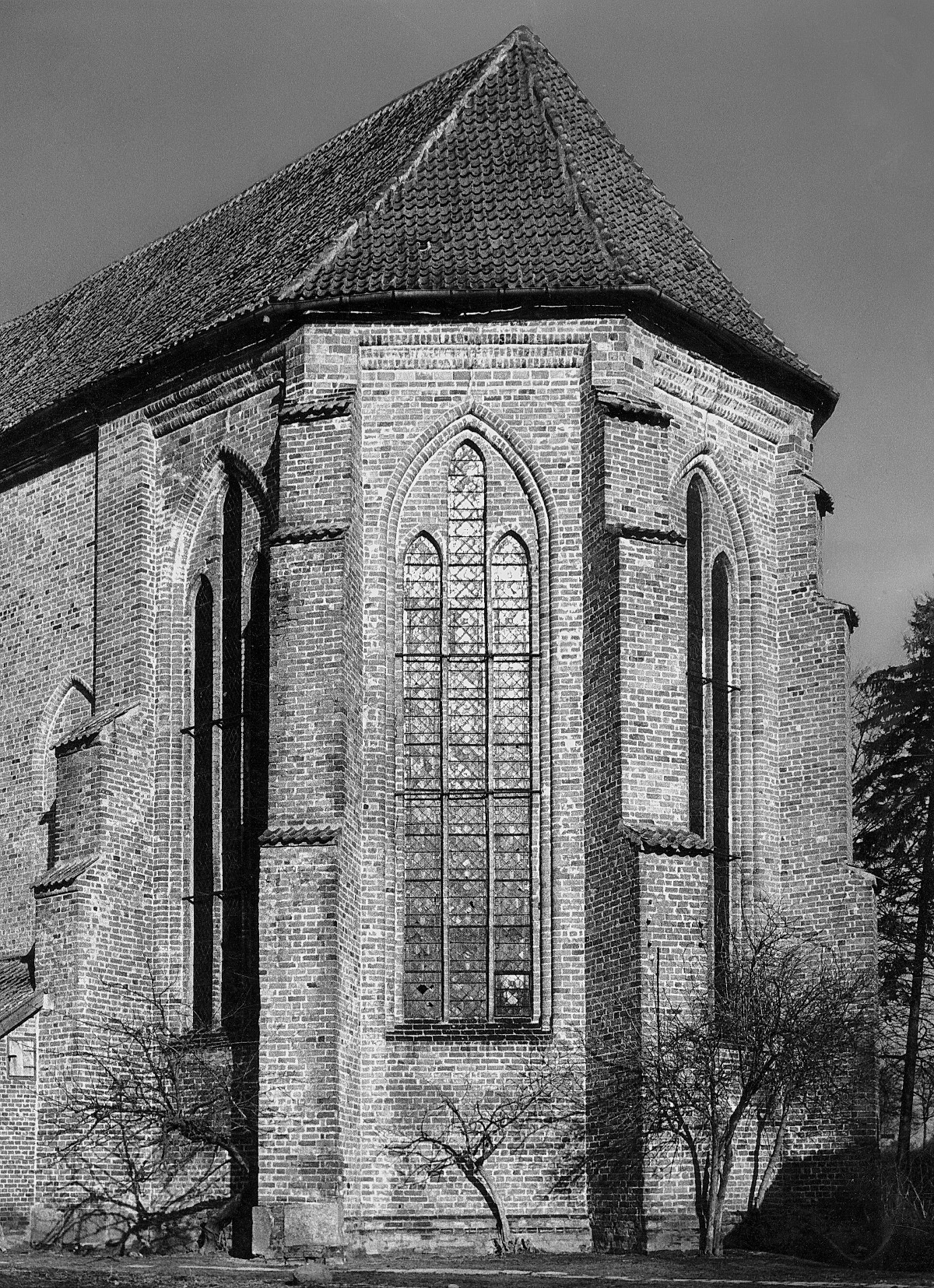 Klosterkirche, Chor von Süd-Ost, Foto 1951